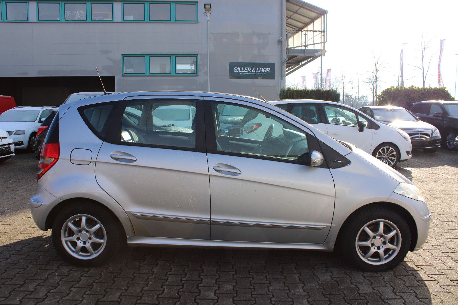 Fahrzeugabbildung Mercedes-Benz A 170 AVANTGARDE Xenon,Leder,SHZ,Panorama