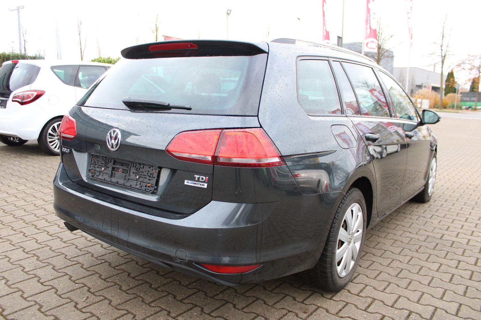 Fahrzeugabbildung Volkswagen Golf 1.6 TDI Var. ALLSTAR PDC,AHK.SHZ,ACC