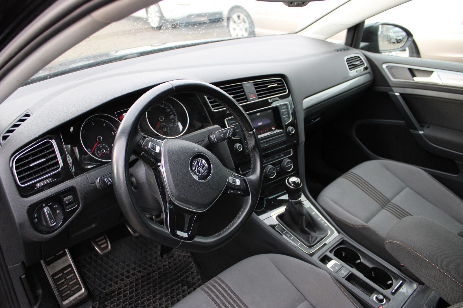 Fahrzeugabbildung Volkswagen Golf 1.6 TDI Var. ALLSTAR PDC,AHK.SHZ,ACC