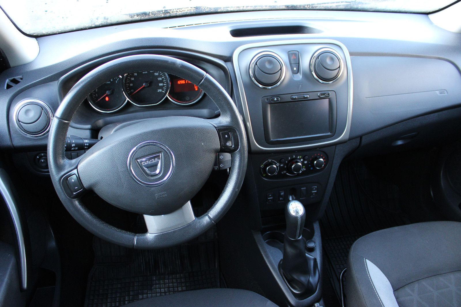 Fahrzeugabbildung Dacia Sandero TCe 90 Stepway Navi,Bluetooth