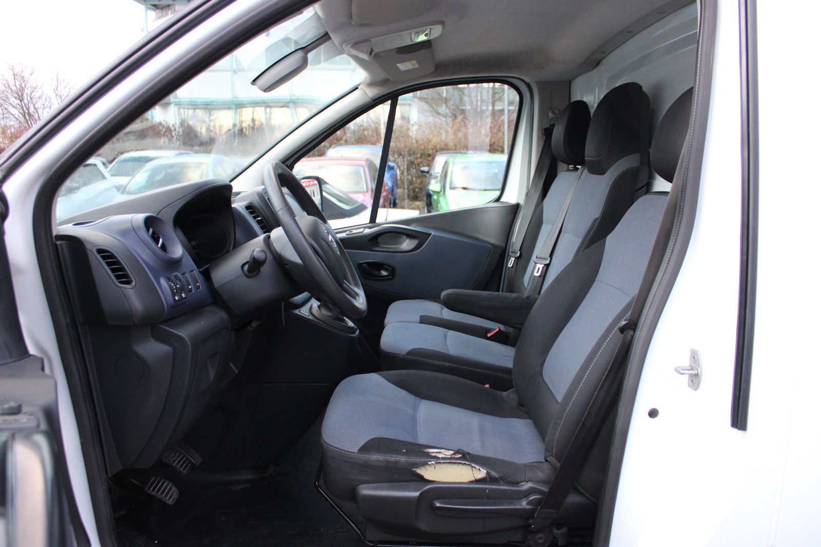 Fahrzeugabbildung Opel Vivaro Kasten 3.Sitzer AHK,Klima,PDC