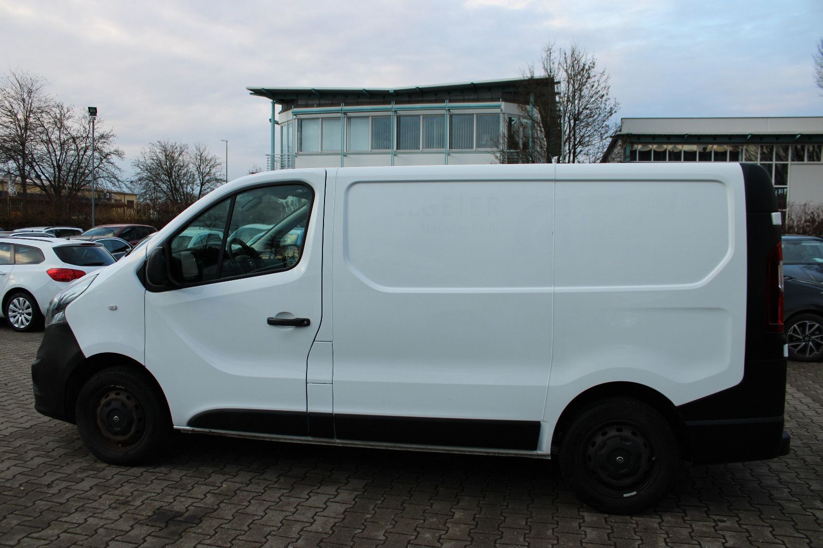 Fahrzeugabbildung Opel Vivaro Kasten 3.Sitzer AHK,Klima,PDC