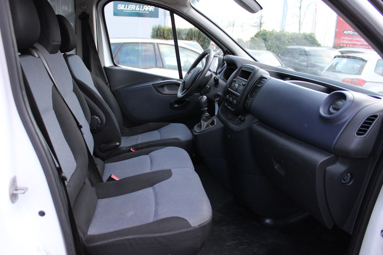 Fahrzeugabbildung Opel Vivaro Kasten 3.Sitzer AHK,Klima,PDC