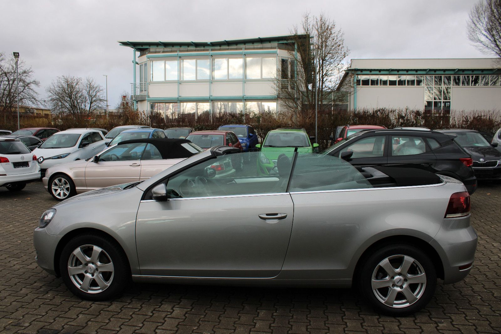 Fahrzeugabbildung Volkswagen Golf 1.2 TSI Cabrio SHZ,PDC,Navi