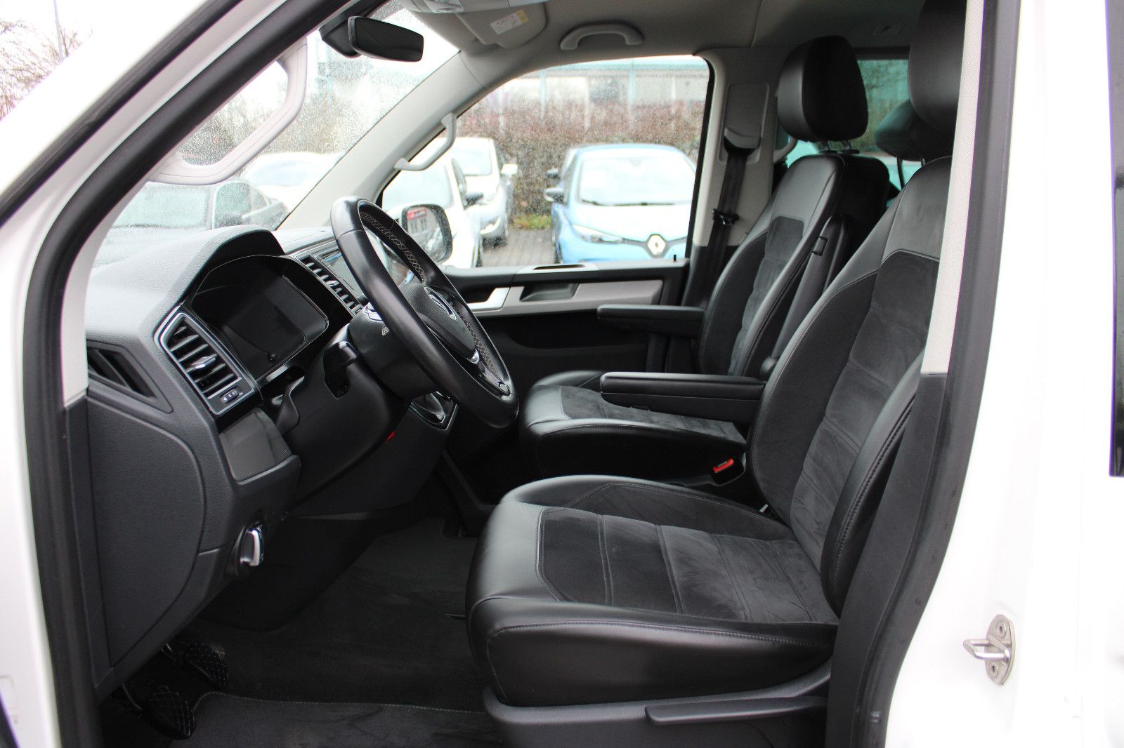 Fahrzeugabbildung Volkswagen T6 Multivan Generation Six  2.0TDI Leder,LED,PDC