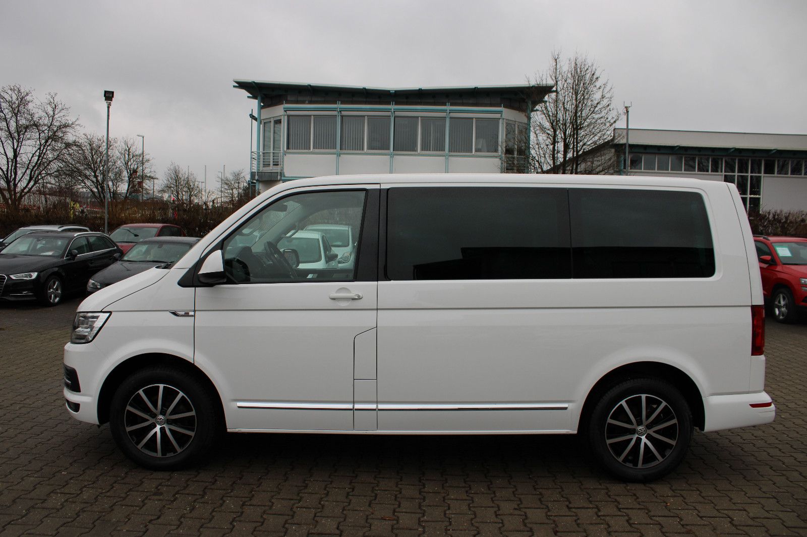 Fahrzeugabbildung Volkswagen T6 Multivan Generation Six  2.0TDI Leder,LED,PDC