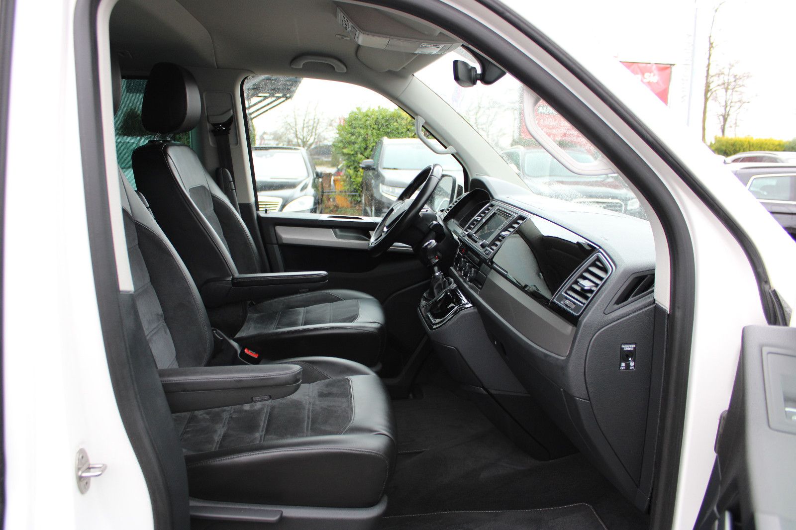 Fahrzeugabbildung Volkswagen T6 Multivan Generation Six  2.0TDI Leder,LED,PDC