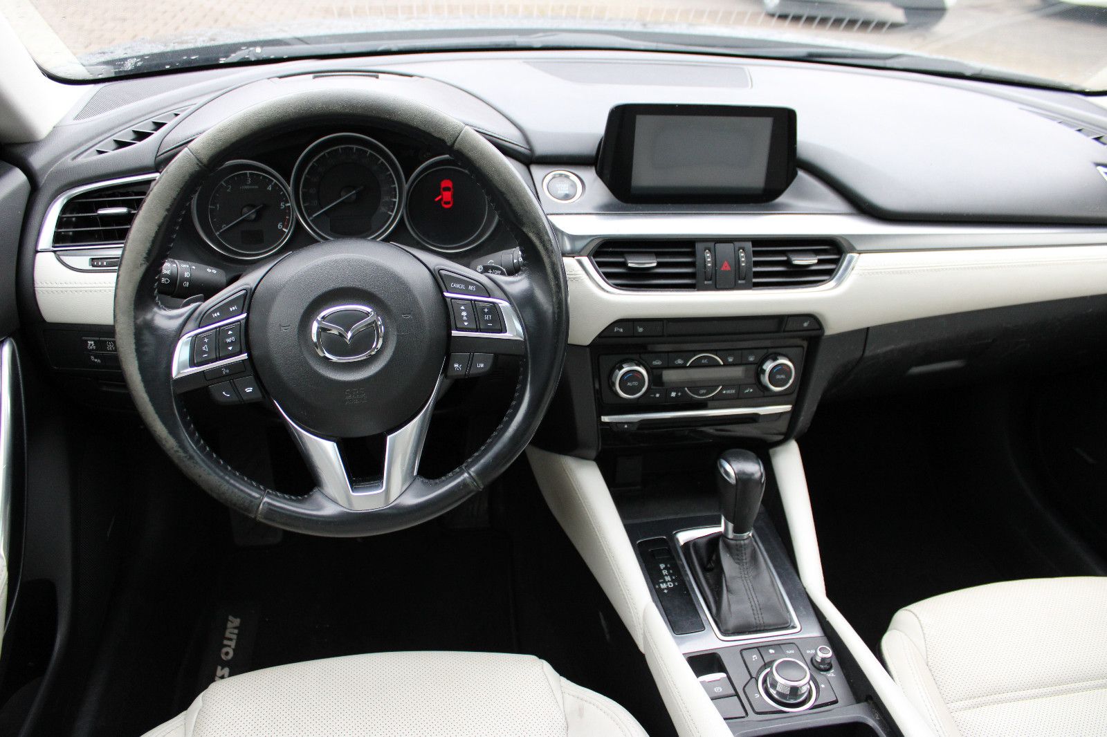 Fahrzeugabbildung Mazda 6 2.2 SKYACTIV-D Navi,PDC,Kamera,AHK,Leder 4X4