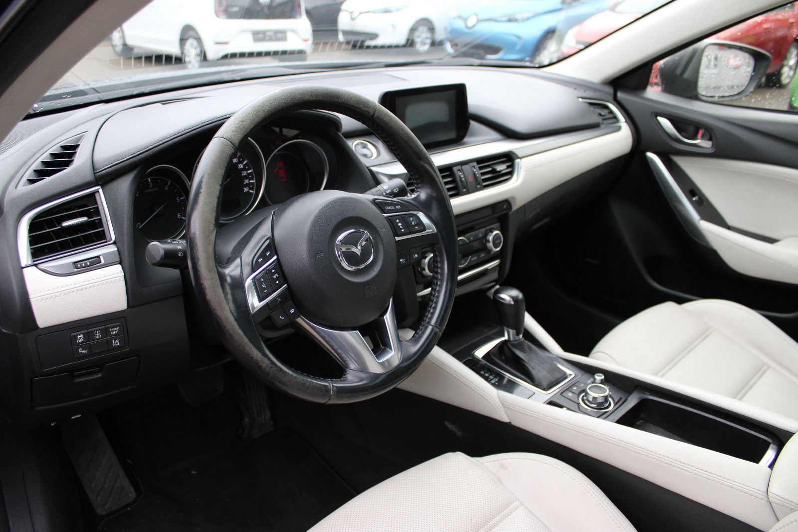 Fahrzeugabbildung Mazda 6 2.2 SKYACTIV-D Navi,PDC,Kamera,AHK,Leder 4X4