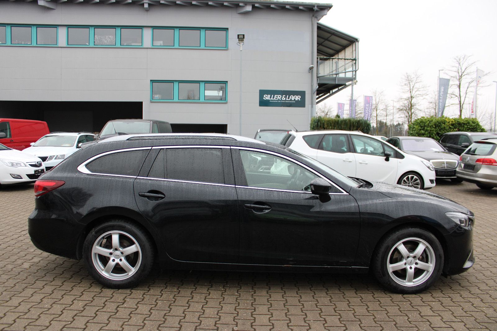 Fahrzeugabbildung Mazda 6 2.2 SKYACTIV-D Navi,PDC,Kamera,AHK,Leder 4X4