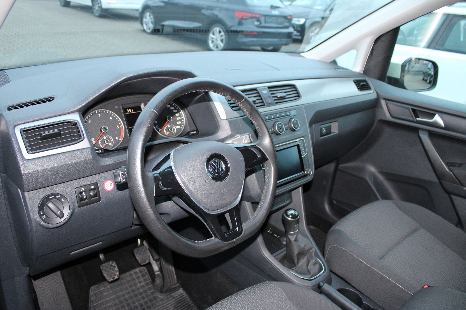 Fahrzeugabbildung Volkswagen Caddy 2,0TDI Maxi 7-Sitzer PDC,SHZ