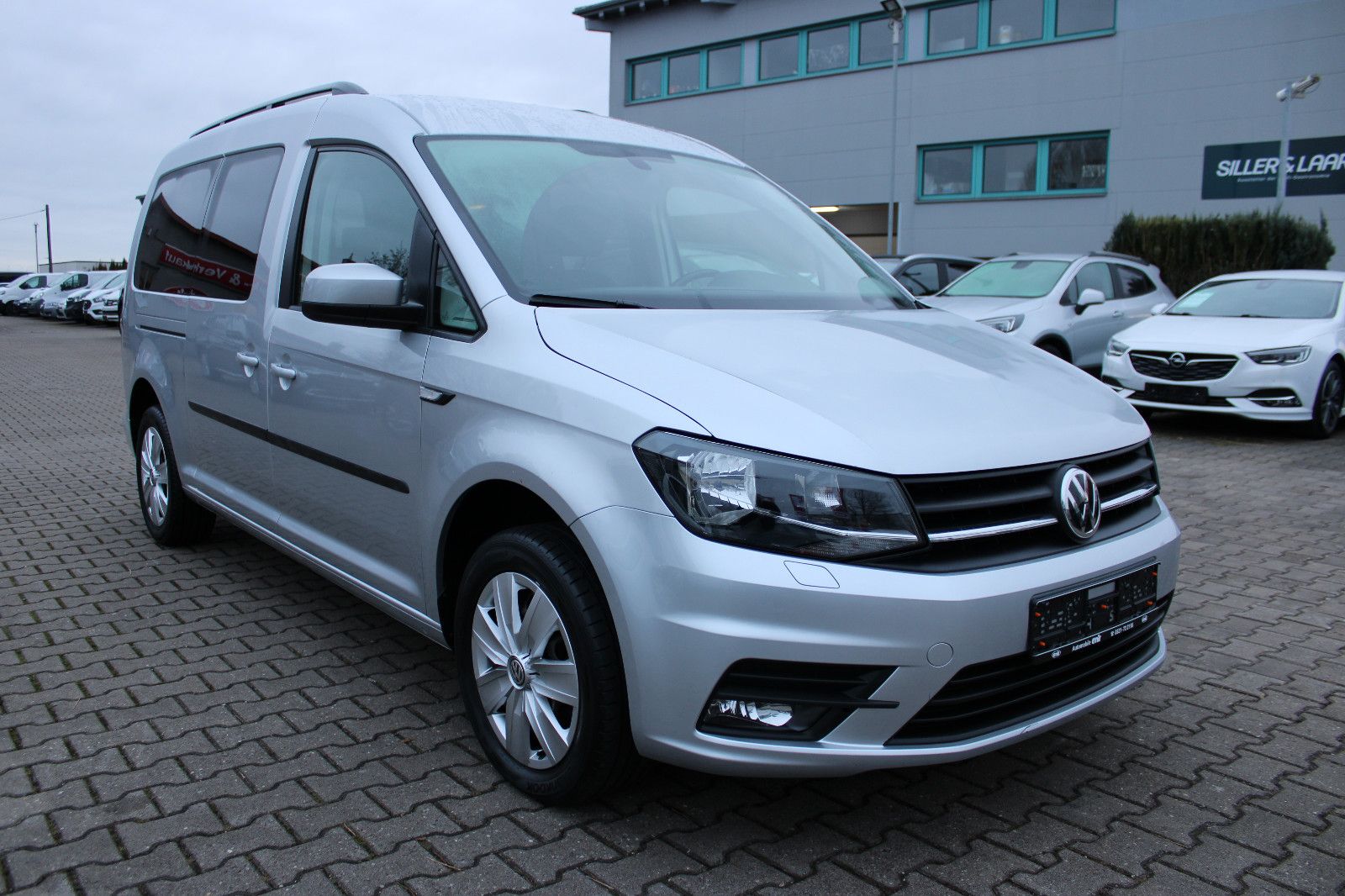 Fahrzeugabbildung Volkswagen Caddy 2,0TDI Maxi 7-Sitzer PDC,SHZ