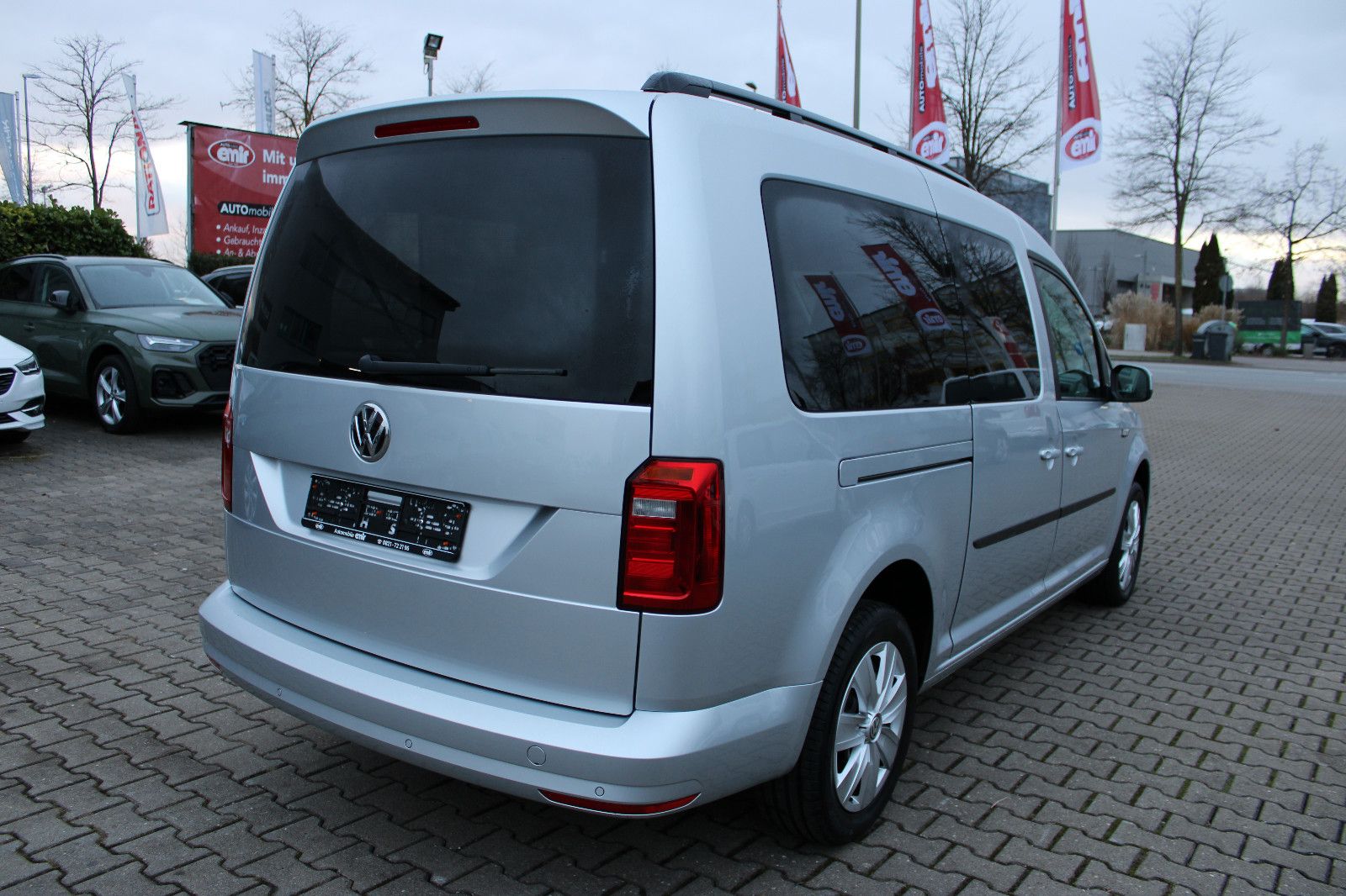 Fahrzeugabbildung Volkswagen Caddy 2,0TDI Maxi 7-Sitzer PDC,SHZ