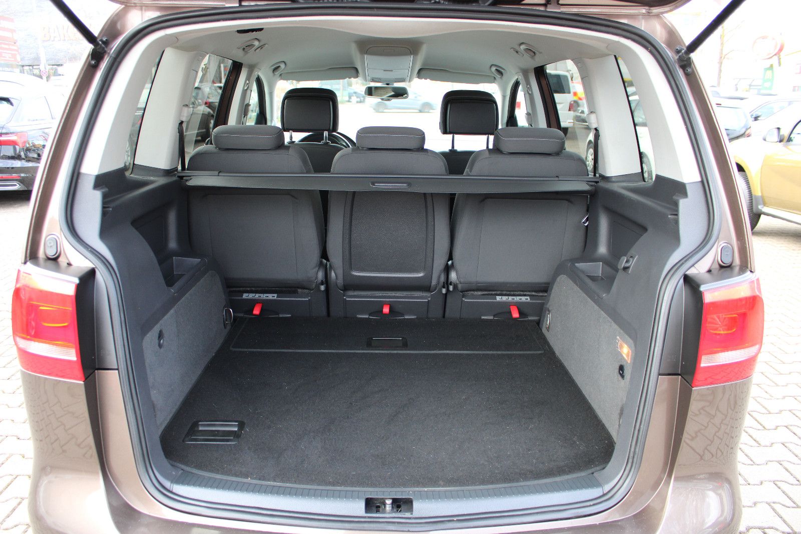 Fahrzeugabbildung Volkswagen Touran Match 2.0 TDI PDC,LED,SHZ