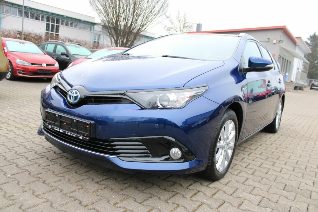 Toyota Auris Touring Hybrid 1,8-l-VVT Team Deutsch