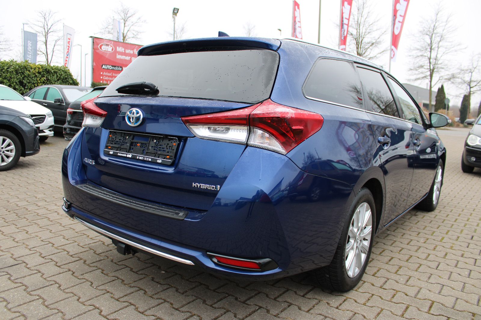 Fahrzeugabbildung Toyota Auris Touring Hybrid 1,8-l-VVT Team Deutsch