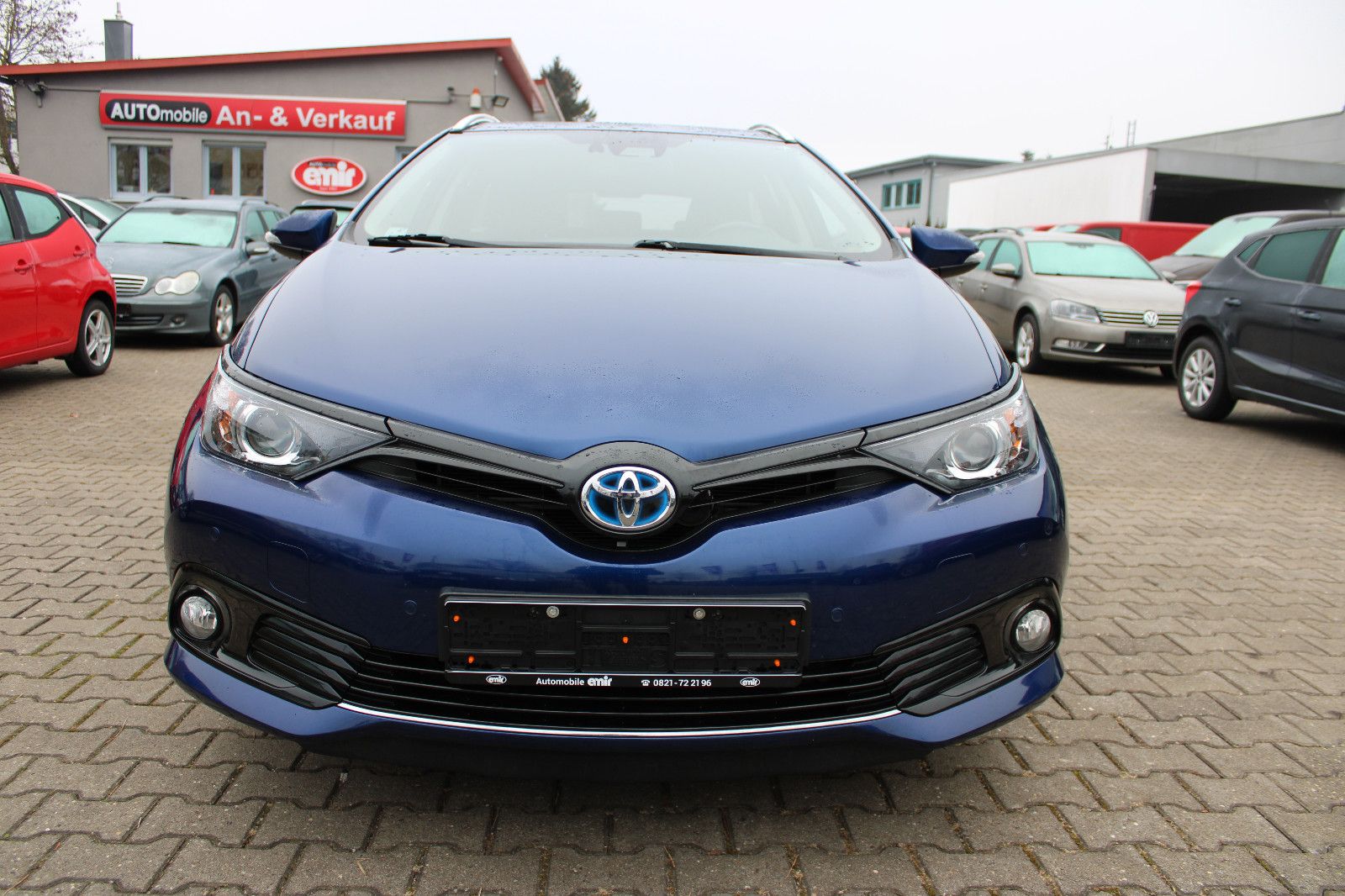 Fahrzeugabbildung Toyota Auris Touring Hybrid 1,8-l-VVT Team Deutsch