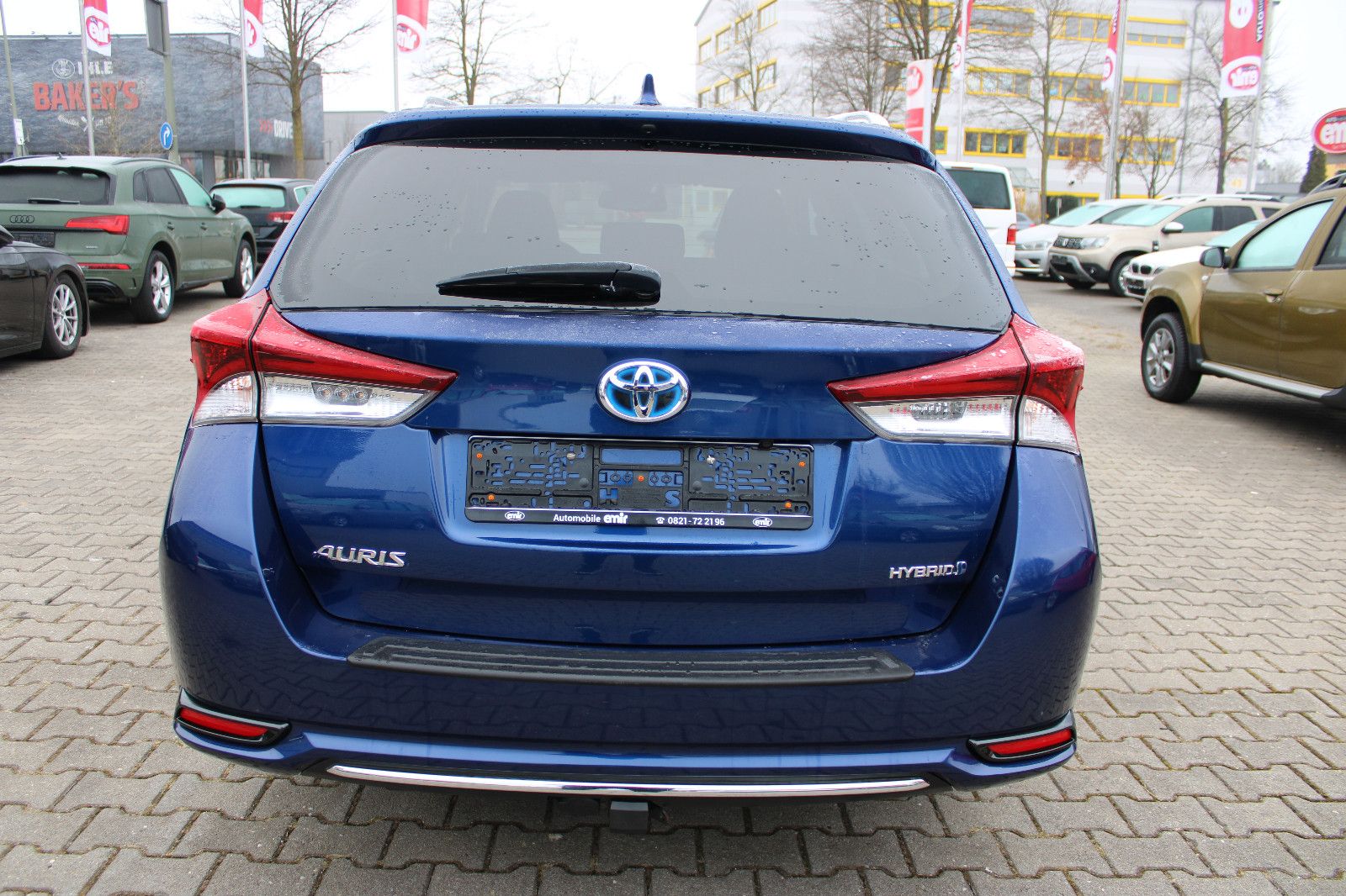 Fahrzeugabbildung Toyota Auris Touring Hybrid 1,8-l-VVT Team Deutsch