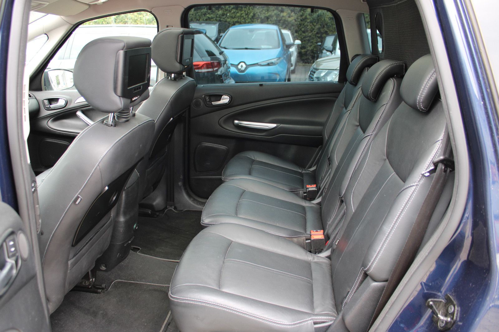 Fahrzeugabbildung Ford S-Max 2,0 EcoBoost PowerShift Leder,Pano,PDC,AHK