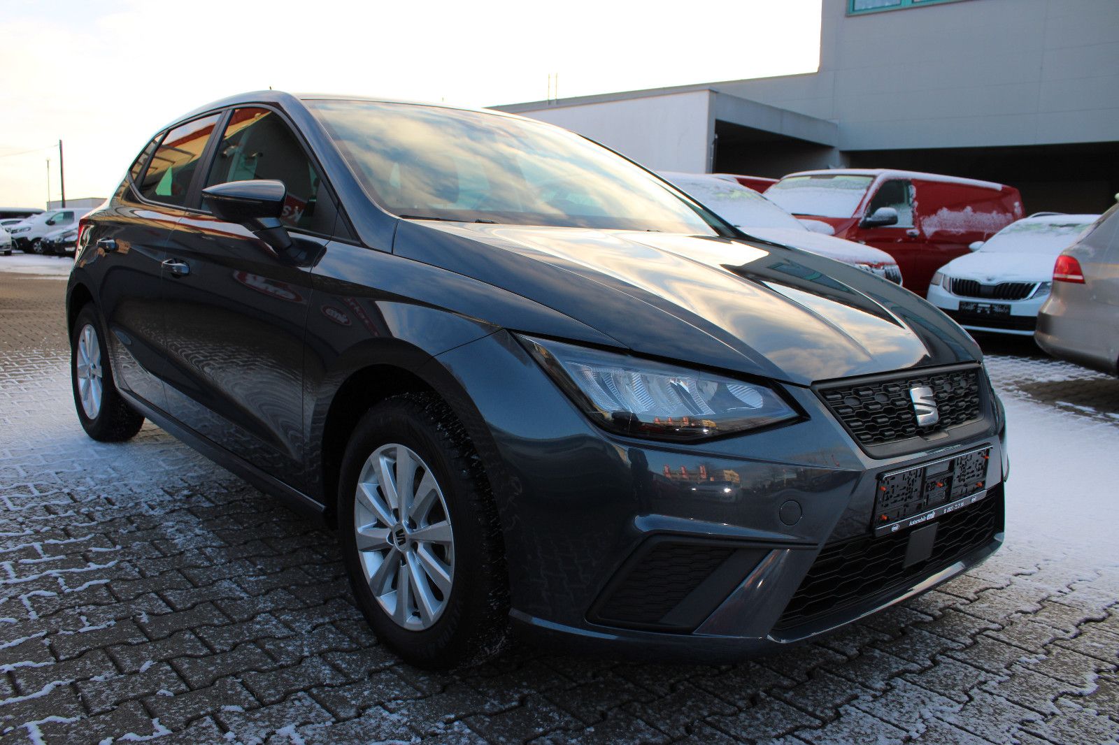 Fahrzeugabbildung SEAT Ibiza 1.0 TSI  Style DSG Navi,LED,SHZ 1.Hand