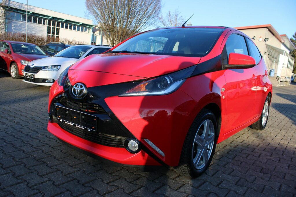 Toyota Aygo 1,0-l-VVT-i x-shift Navi,Kamera Faltdach