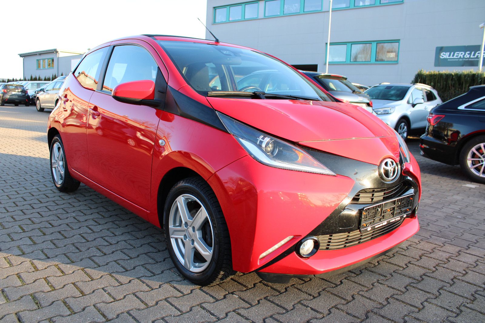 Fahrzeugabbildung Toyota Aygo 1,0-l-VVT-i x-shift Navi,Kamera Faltdach