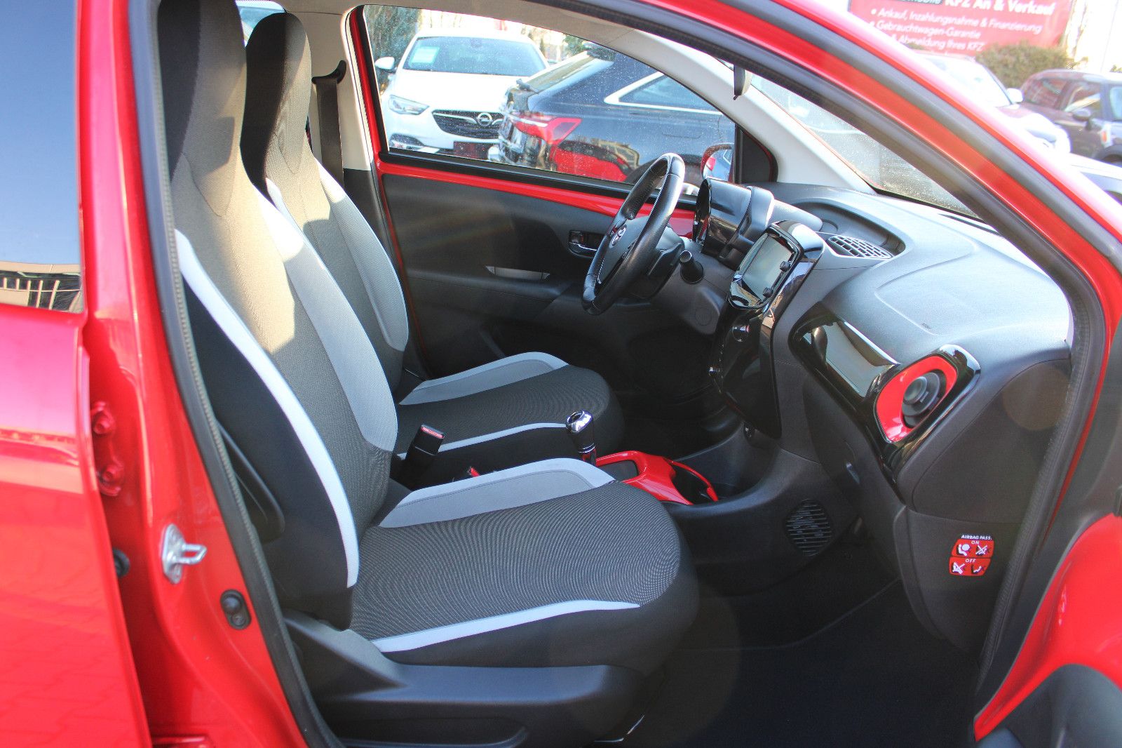 Fahrzeugabbildung Toyota Aygo 1,0-l-VVT-i x-shift Navi,Kamera Faltdach