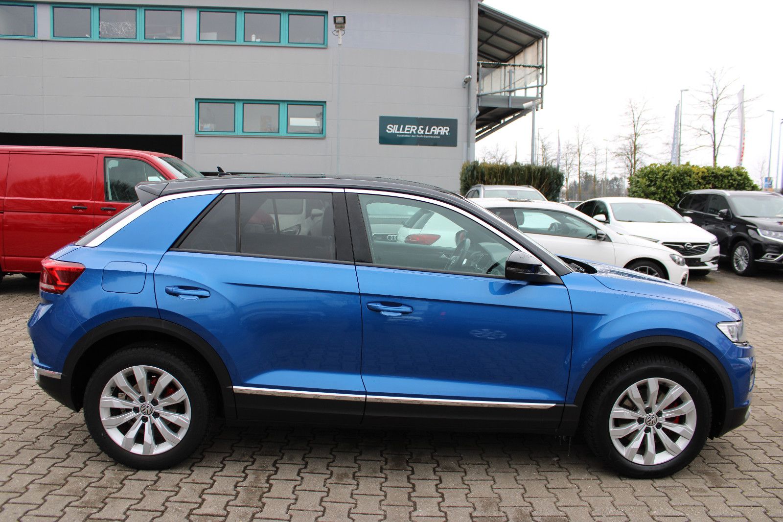 Fahrzeugabbildung Volkswagen T-Roc 1.5 TSI Navi,PDC,LED,SHZ,ACC