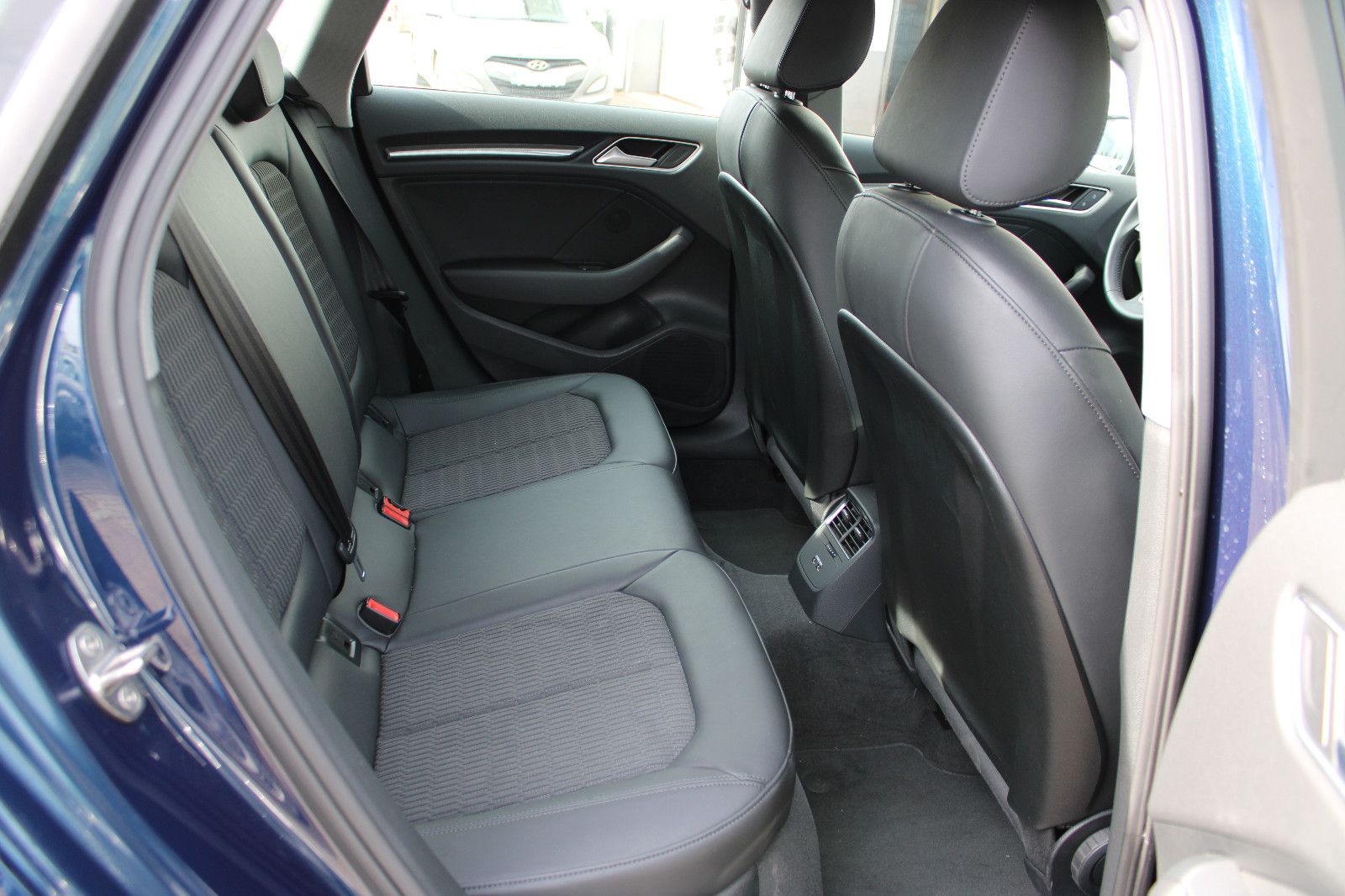 Fahrzeugabbildung Audi A3 30 g-tron S tronic  Sportback