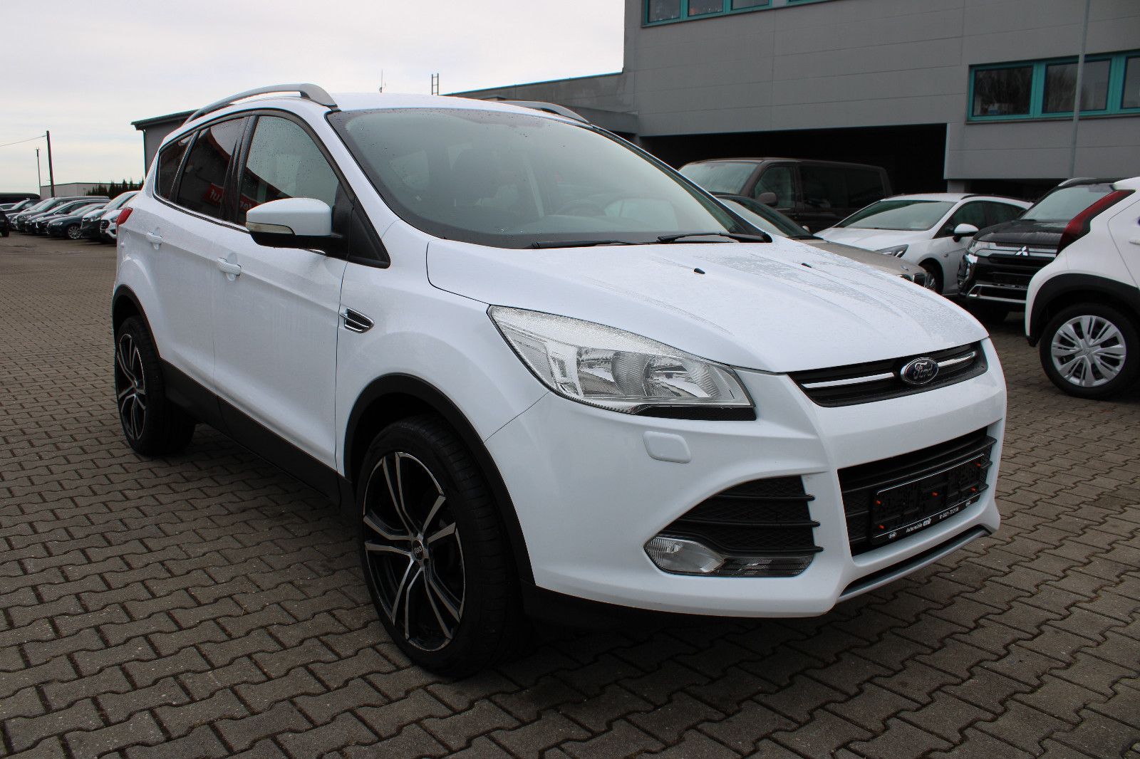 Fahrzeugabbildung Ford Kuga 2,0 TDCi PDC,AHK,SHZ,Alu