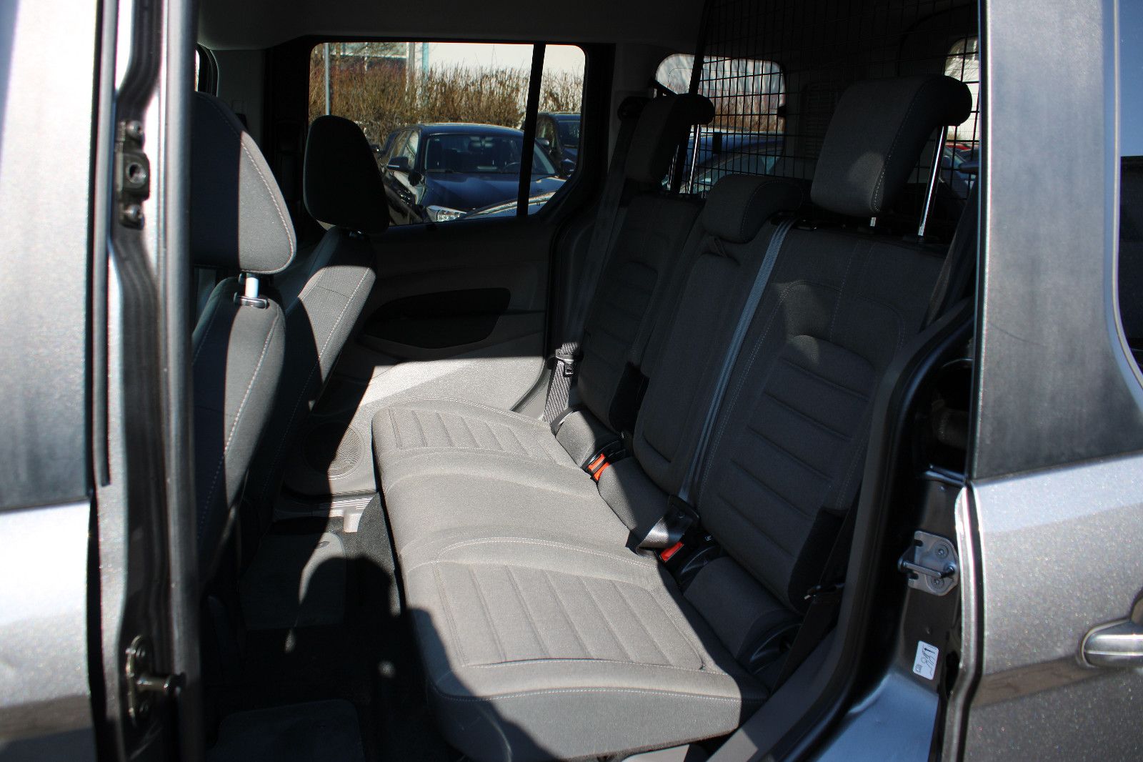 Fahrzeugabbildung Ford Tourneo Connect 1.5 EcoBlue Auto Navi,Panorama