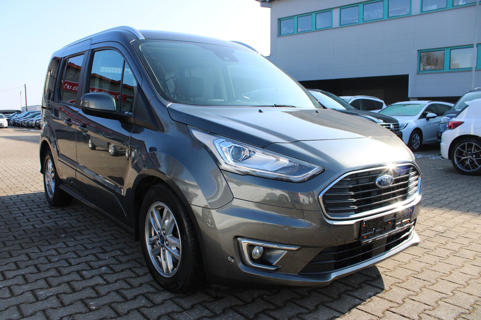 Fahrzeugabbildung Ford Tourneo Connect 1.5 EcoBlue Auto Navi,Panorama