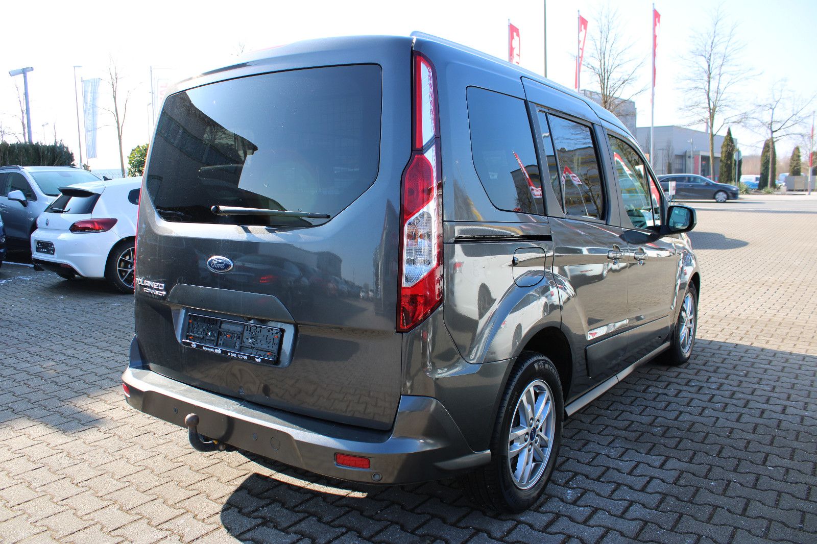 Fahrzeugabbildung Ford Tourneo Connect 1.5 EcoBlue Auto Navi,Panorama