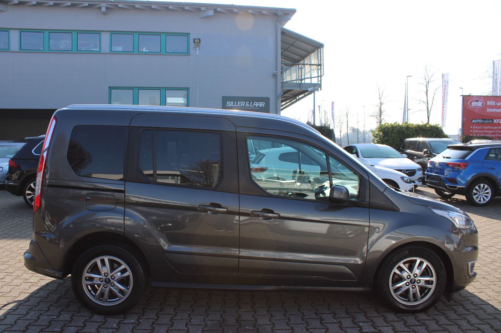 Fahrzeugabbildung Ford Tourneo Connect 1.5 EcoBlue Auto Navi,Panorama