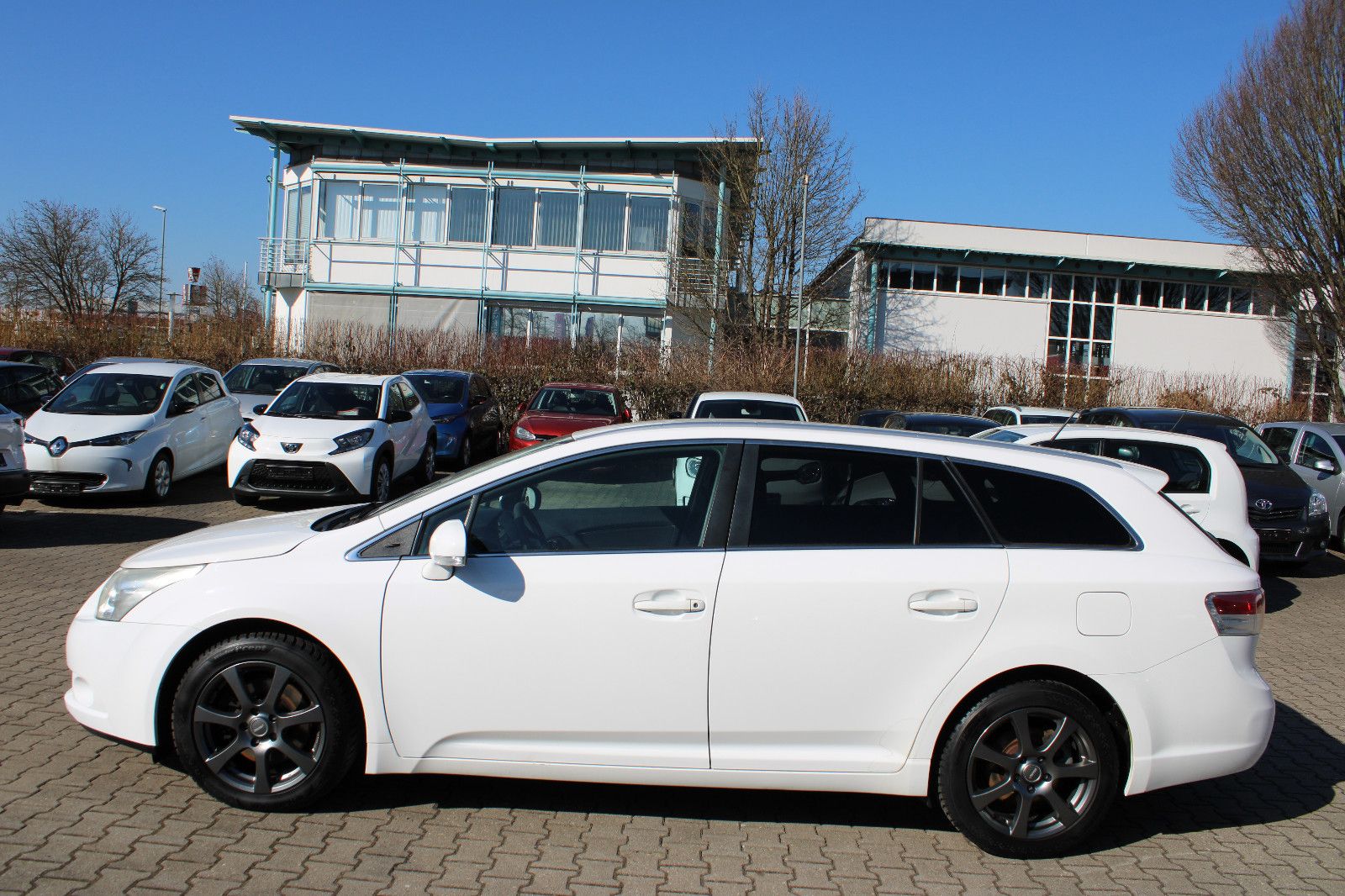 Fahrzeugabbildung Toyota Avensis Combi 2.2 D-4D Kamera,AHK,Navi