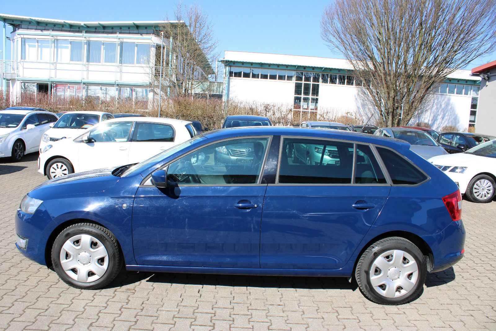 Fahrzeugabbildung SKODA Rapid 1.4 TSI DSG PDC,Navi,AHK,SHZ