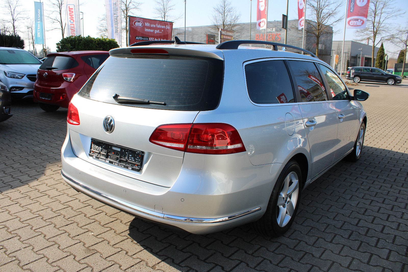 Fahrzeugabbildung Volkswagen Passat Variant 2.0TDI DSG Navi,AHK,PDC,SHZ