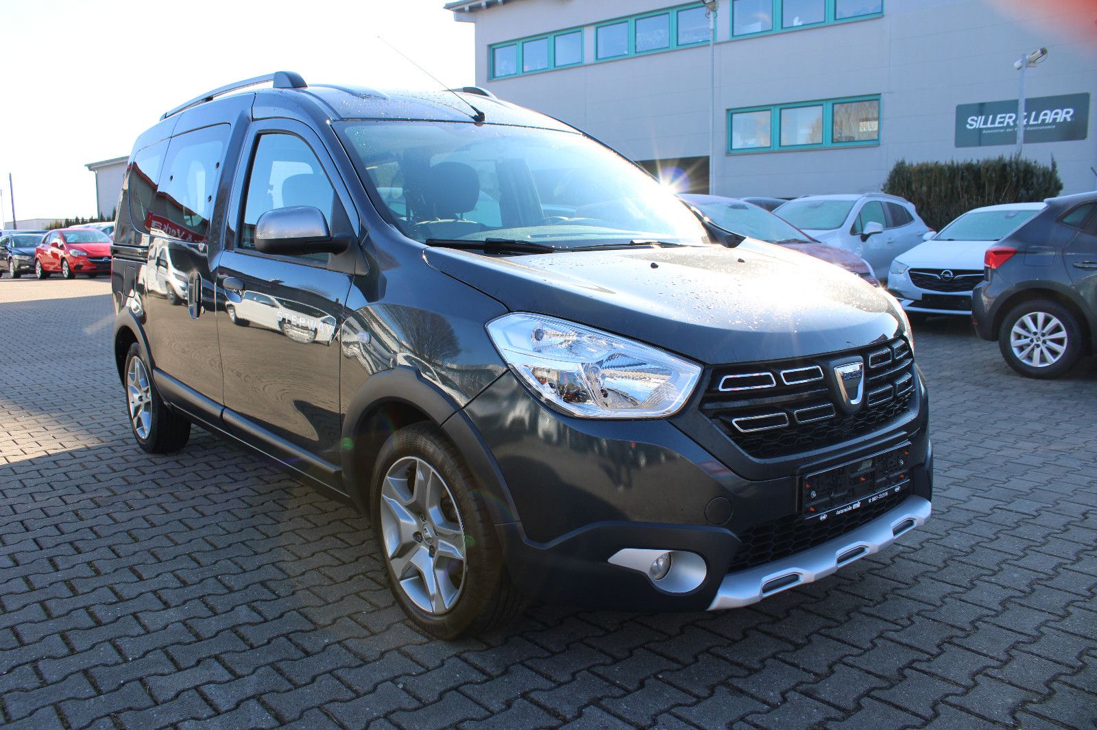 Fahrzeugabbildung Dacia Dokker Blue dCi 95 Stepway Navi,PDC,SHZ,Kamera