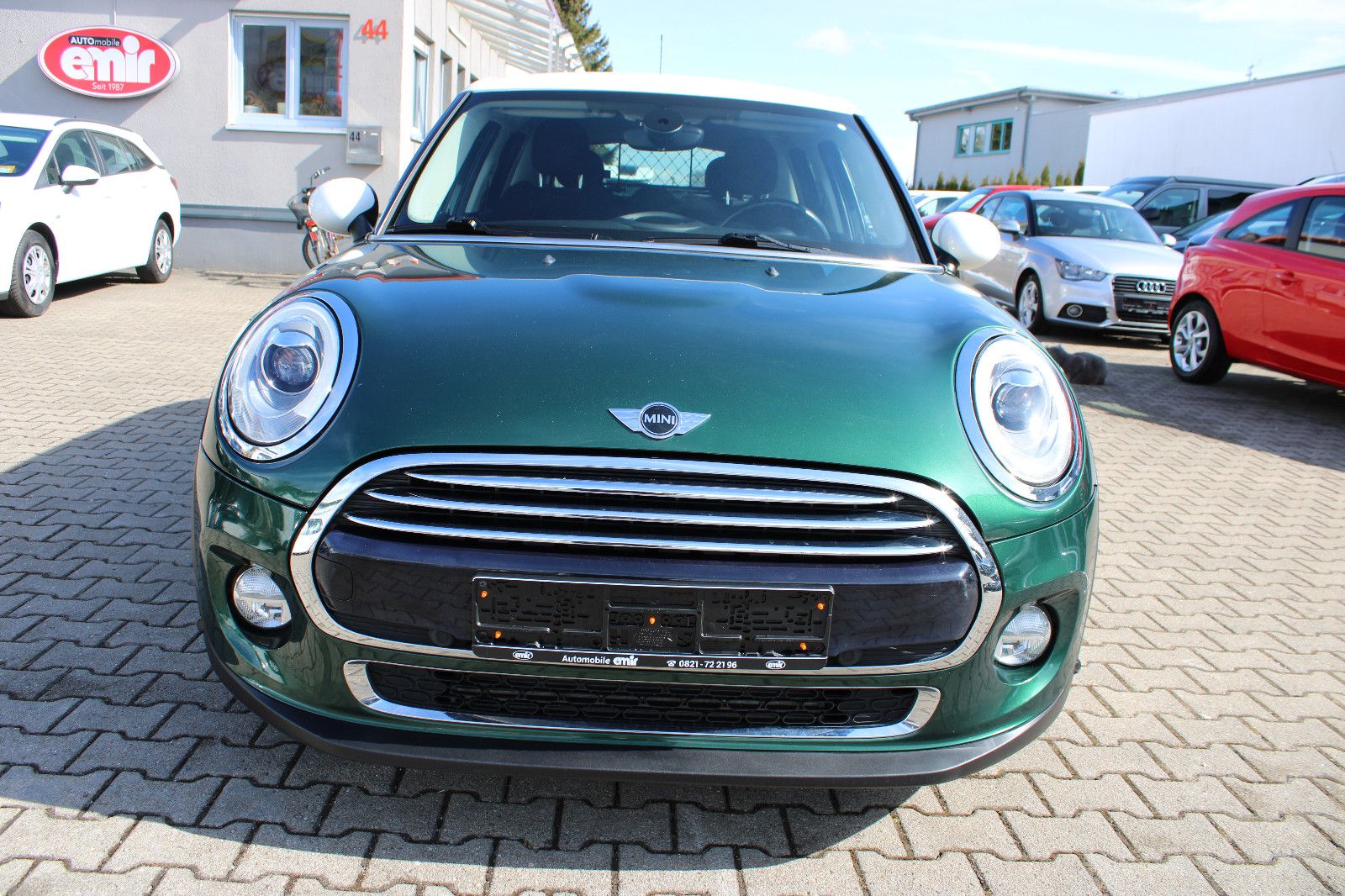 Fahrzeugabbildung MINI Cooper Automatik,PDC,Navi,Leder,LED,SHZ