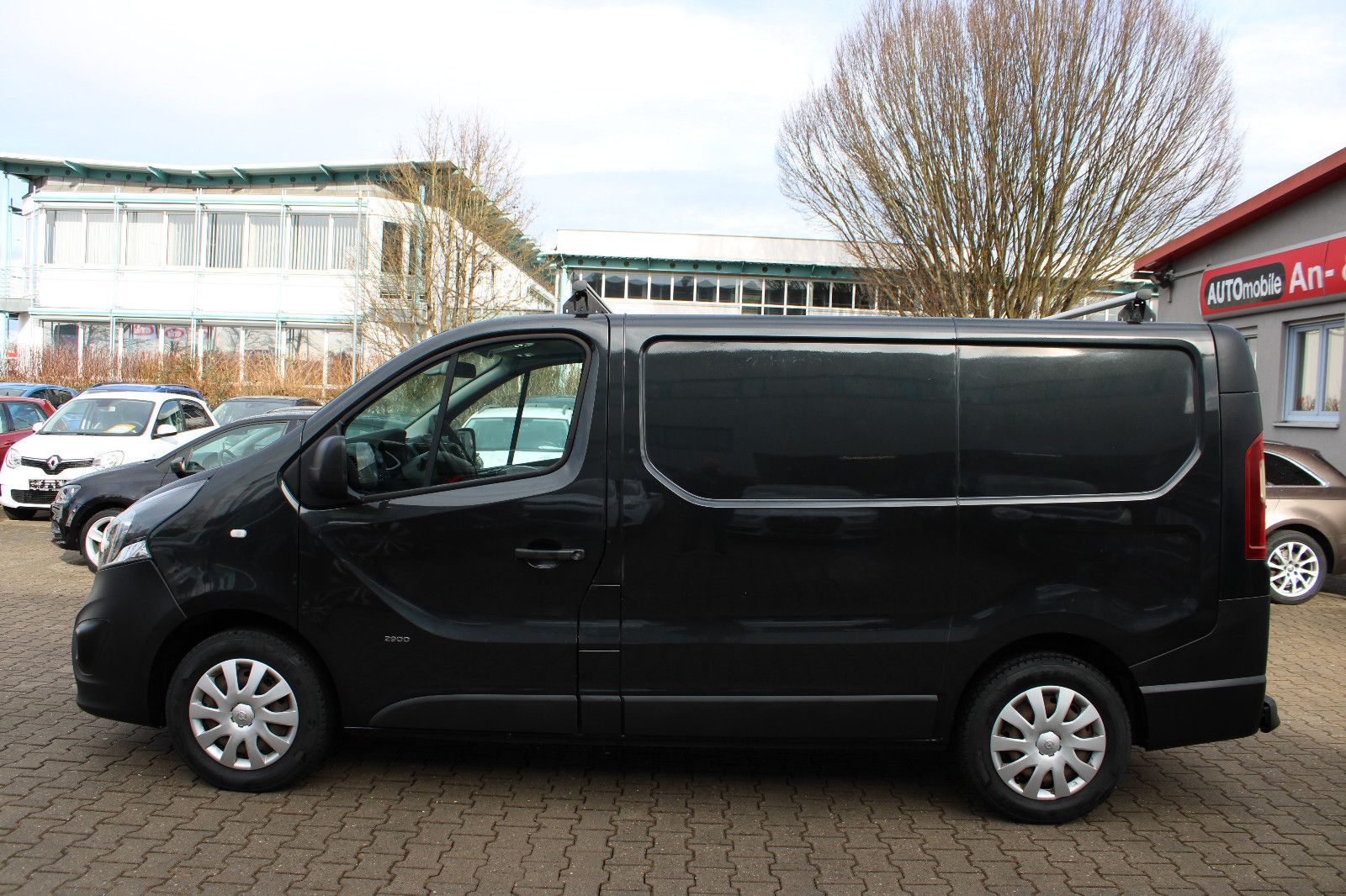 Fahrzeugabbildung Opel Vivaro 1.6CDTI Kasten 3.Sitzer AHK,PDC,Standheiz