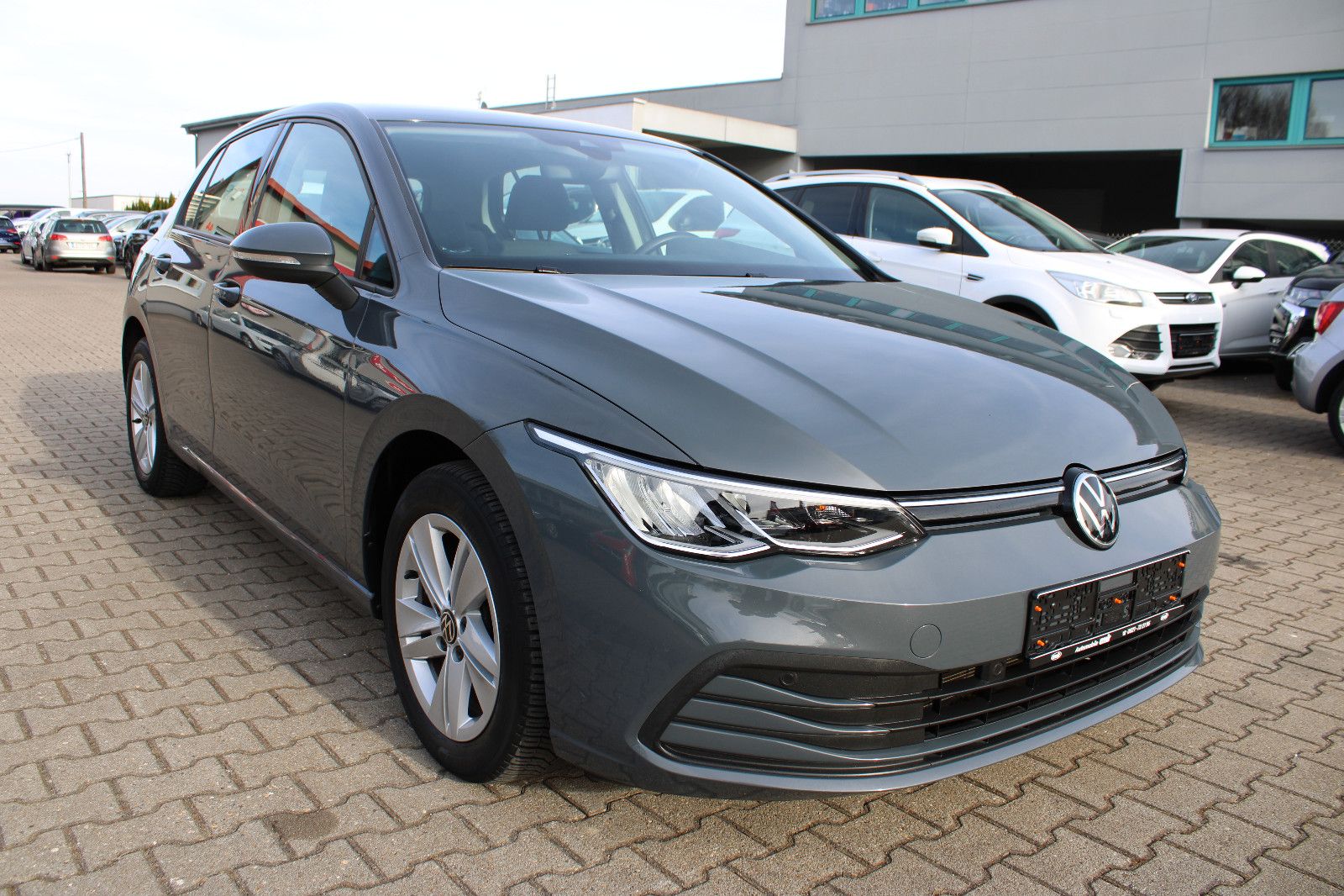 Fahrzeugabbildung Volkswagen Golf 1.5 TSI VIII Navi,AHK,PDC,SHZ,LHZ,LED