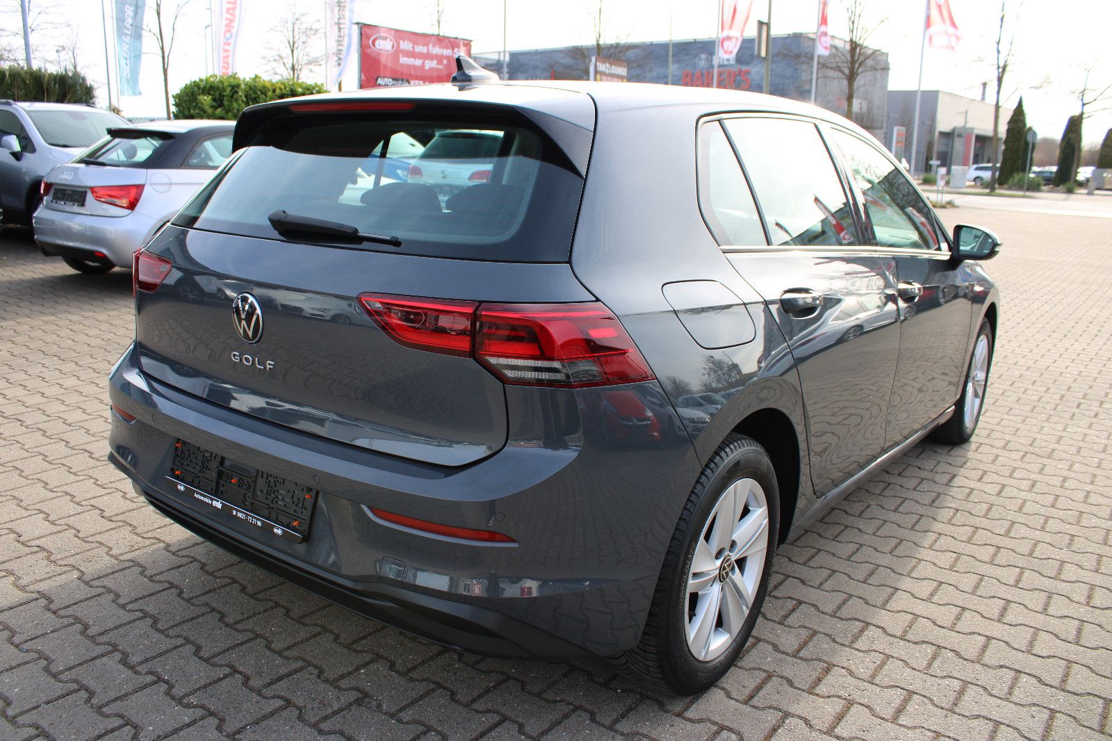 Fahrzeugabbildung Volkswagen Golf 1.5 TSI VIII Navi,AHK,PDC,SHZ,LHZ,LED