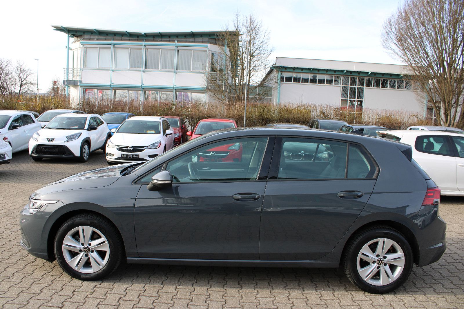 Fahrzeugabbildung Volkswagen Golf 1.5 TSI VIII Navi,AHK,PDC,SHZ,LHZ,LED