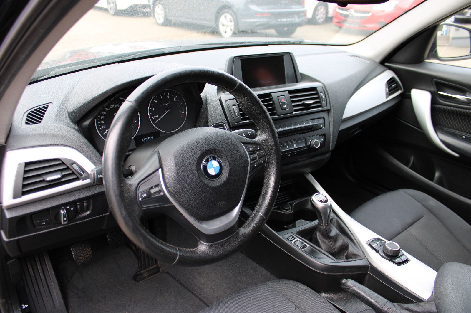 Fahrzeugabbildung BMW 116i PDC,SHZ,Klima,USB,Alu