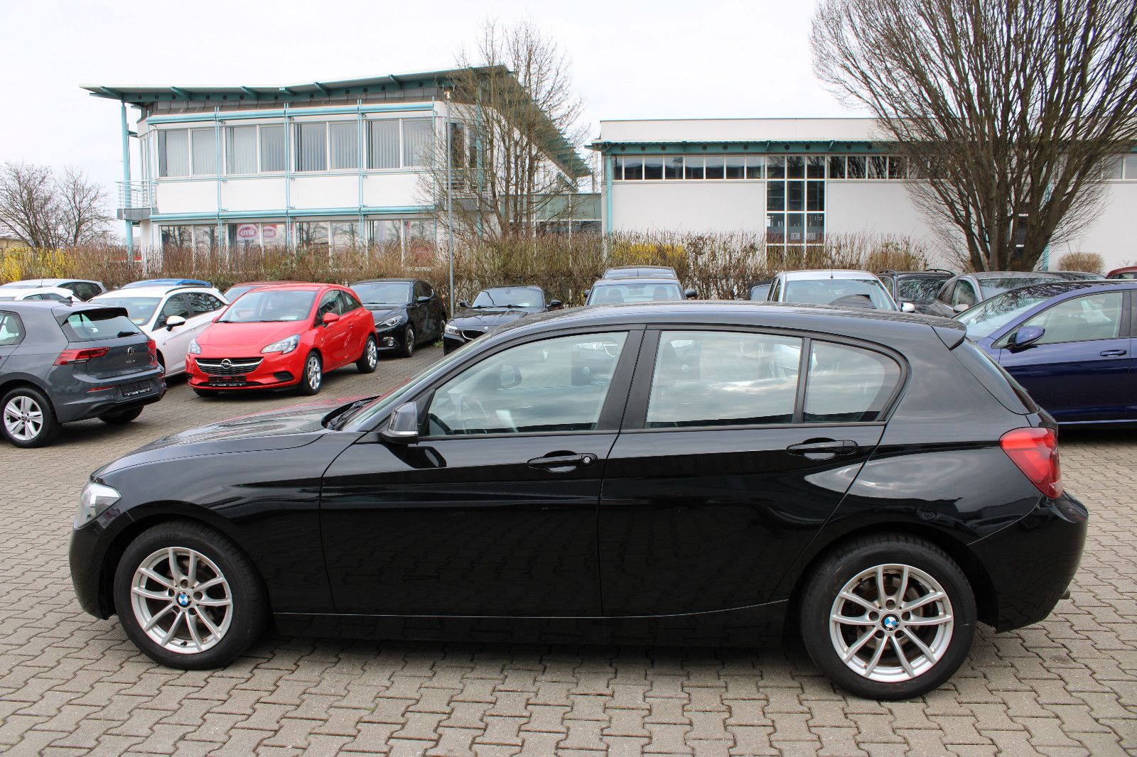 Fahrzeugabbildung BMW 116i PDC,SHZ,Klima,USB,Alu