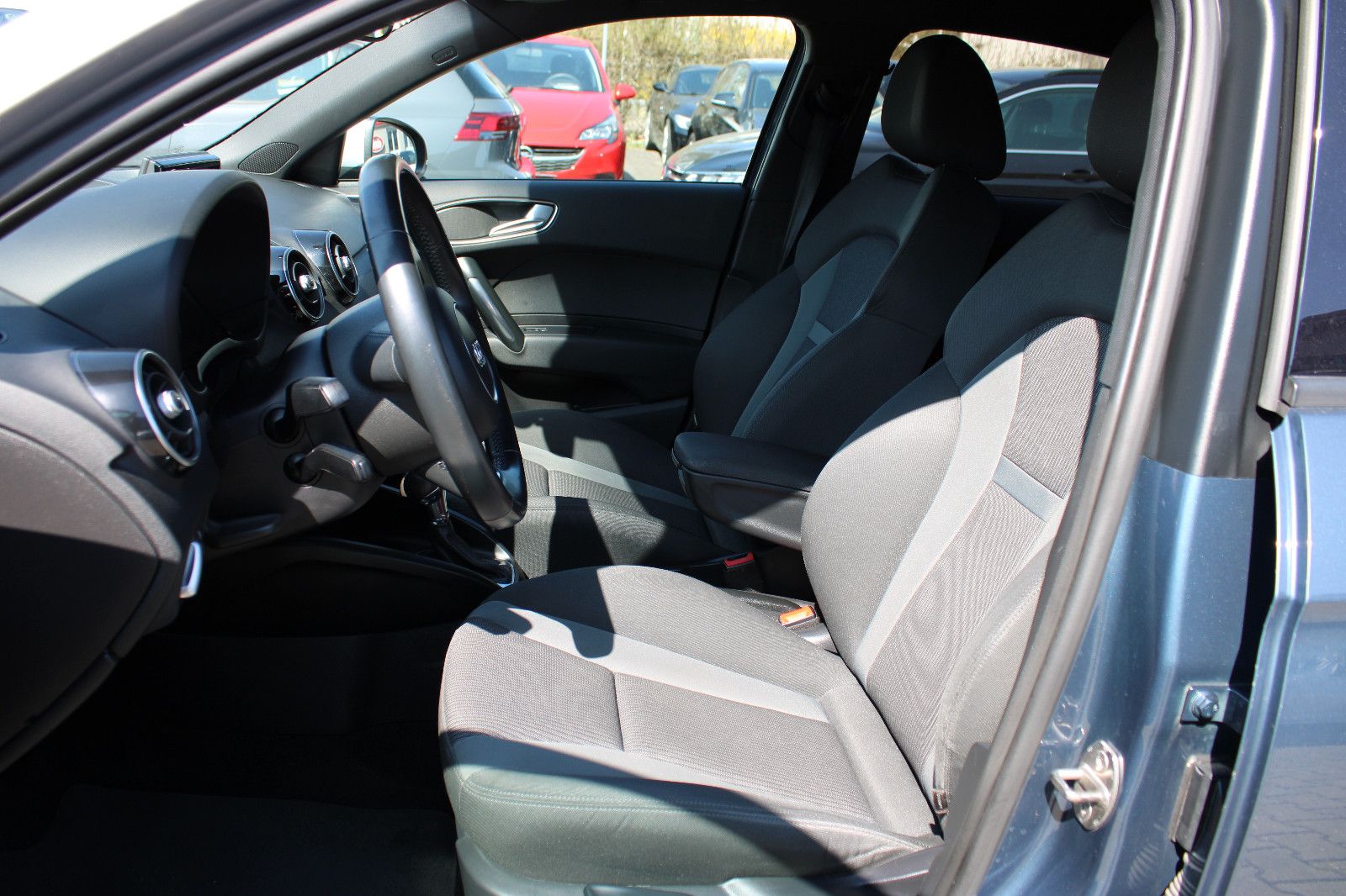 Fahrzeugabbildung Audi A1 1.0 TFSI ultra S tronic S-line Sportback