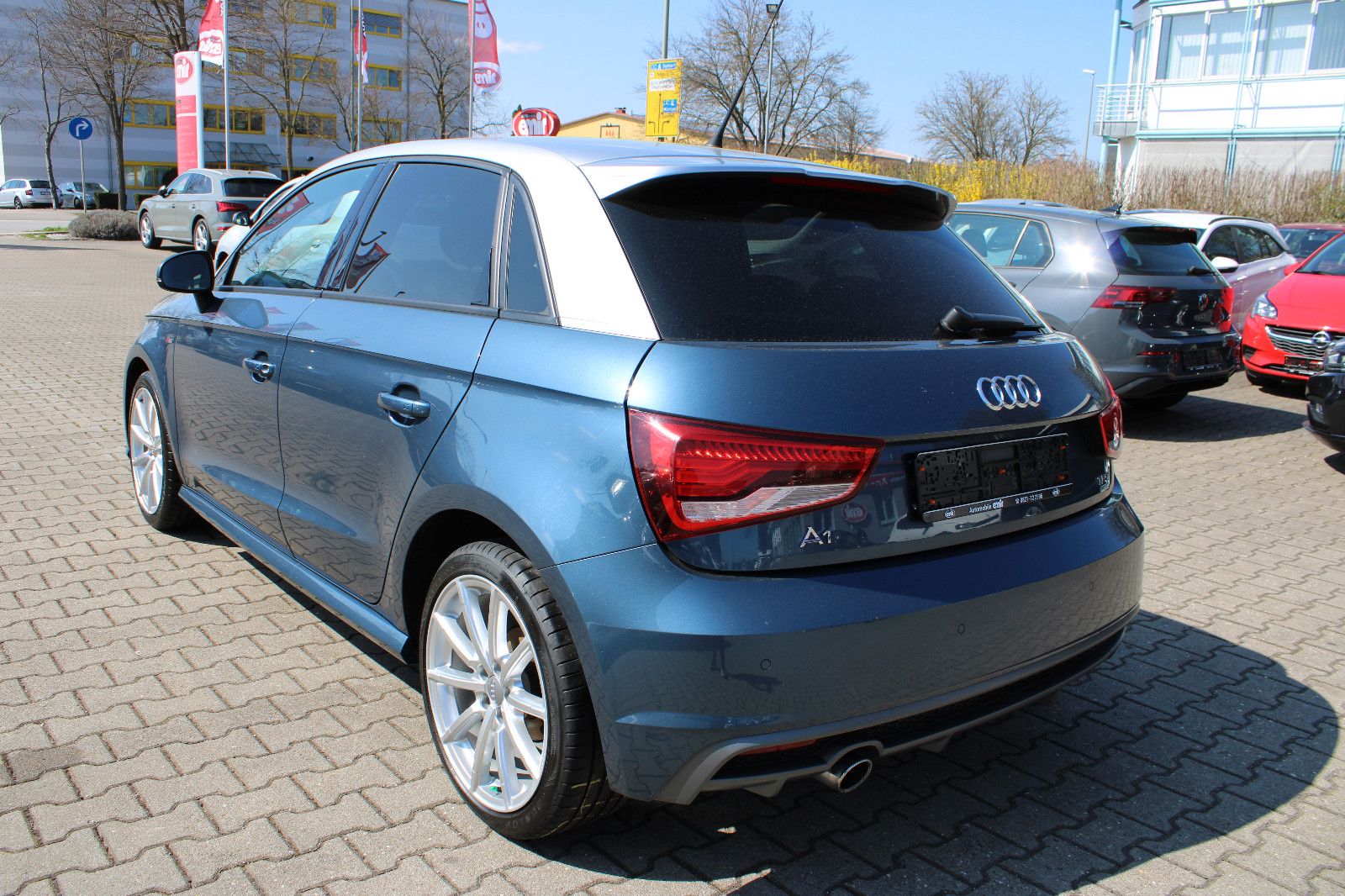 Fahrzeugabbildung Audi A1 1.0 TFSI ultra S tronic S-line Sportback
