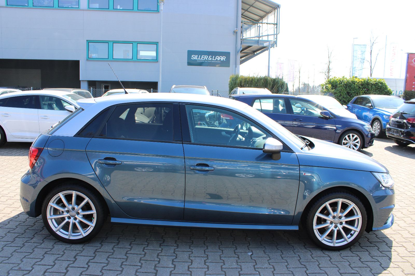 Fahrzeugabbildung Audi A1 1.0 TFSI ultra S tronic S-line Sportback