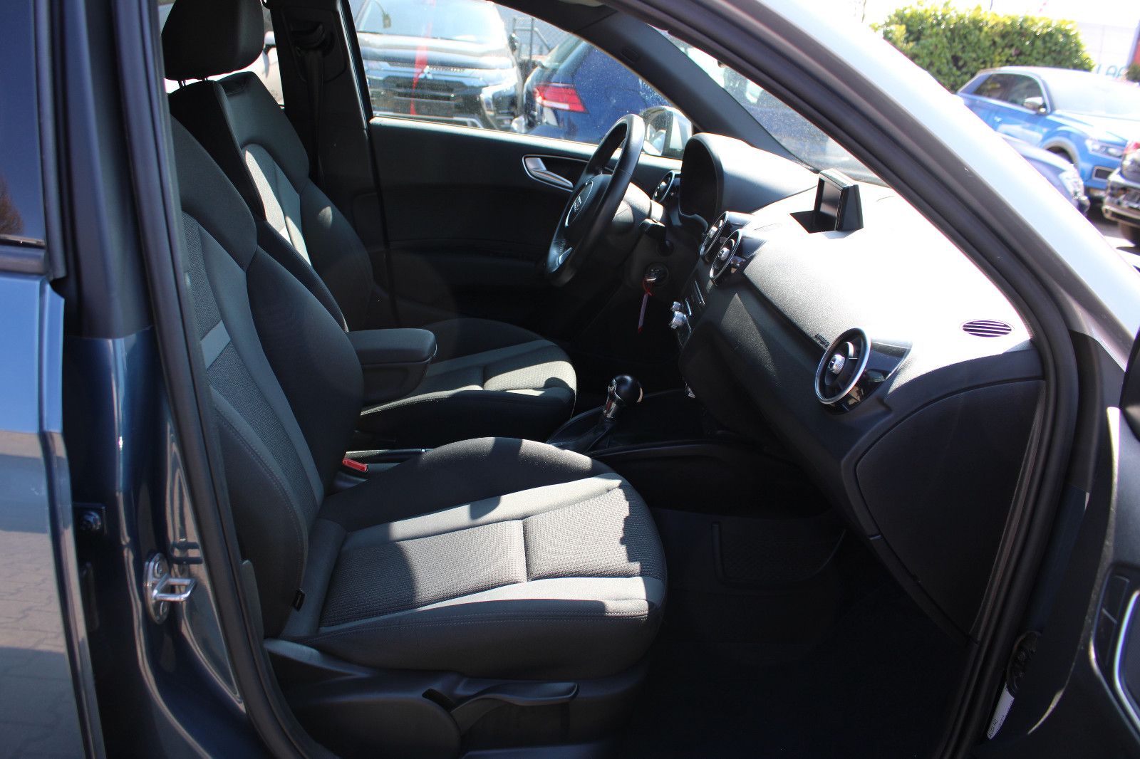 Fahrzeugabbildung Audi A1 1.0 TFSI ultra S tronic S-line Sportback