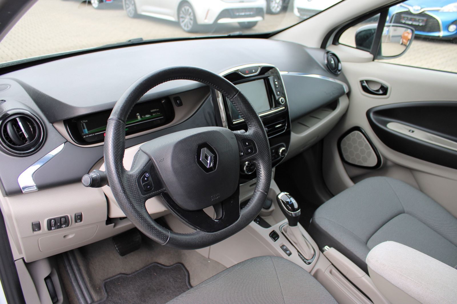 Fahrzeugabbildung Renault ZOE Life inkl. Batterie Kamera,Klimaautom. Navi